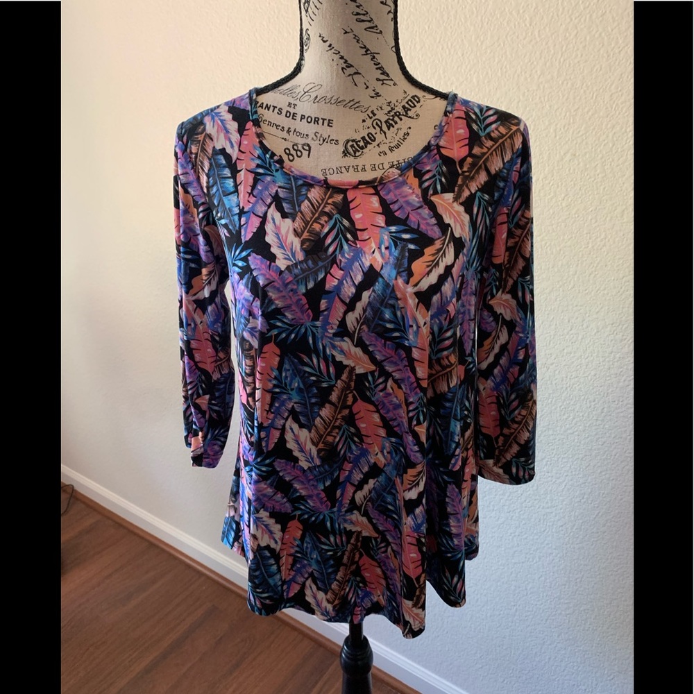 Sydney Rose Feather Print Blouse Size Small